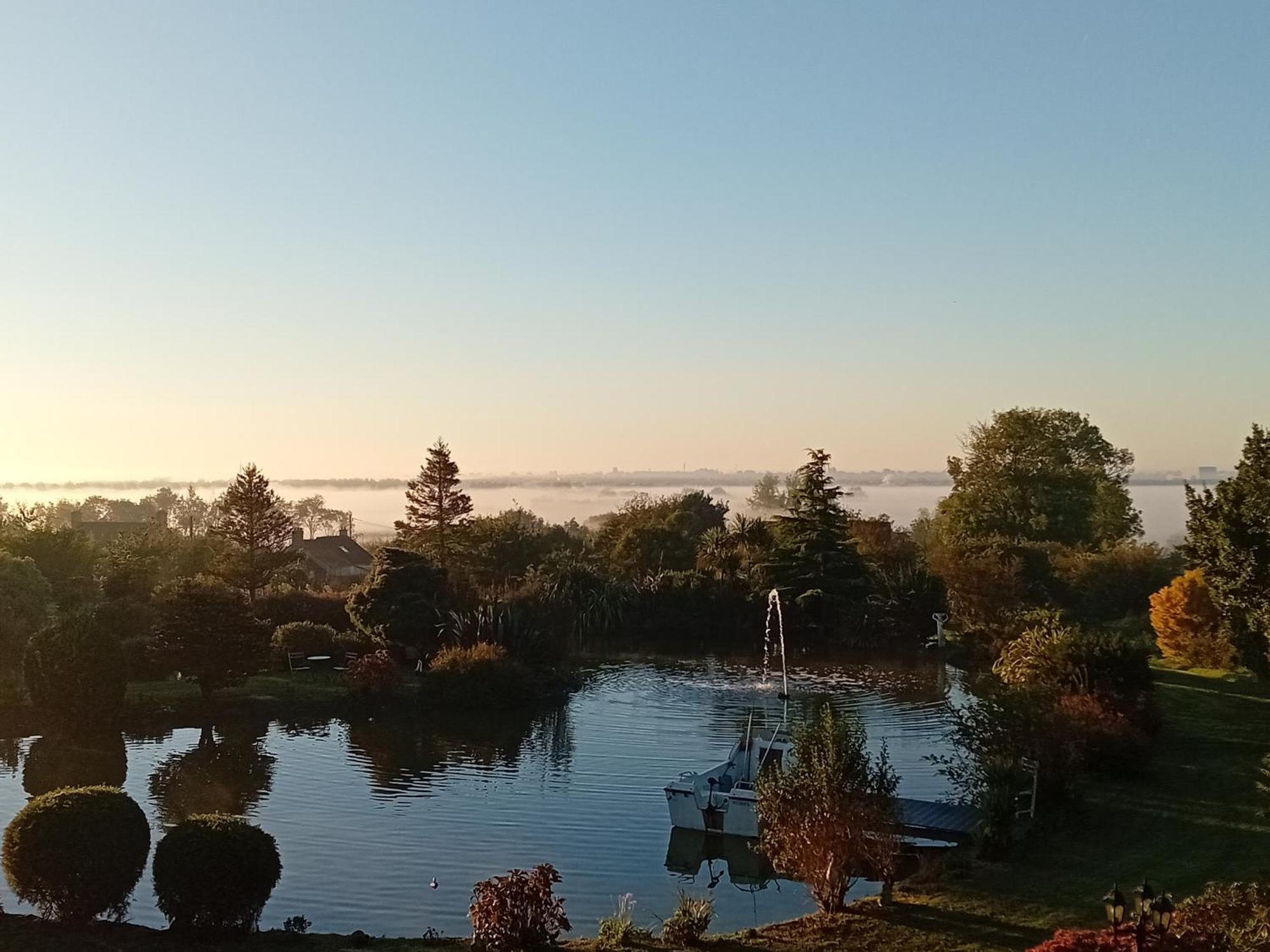 Domaine Du D-Day Bed & Breakfast Saint-Come-du-Mont Luaran gambar